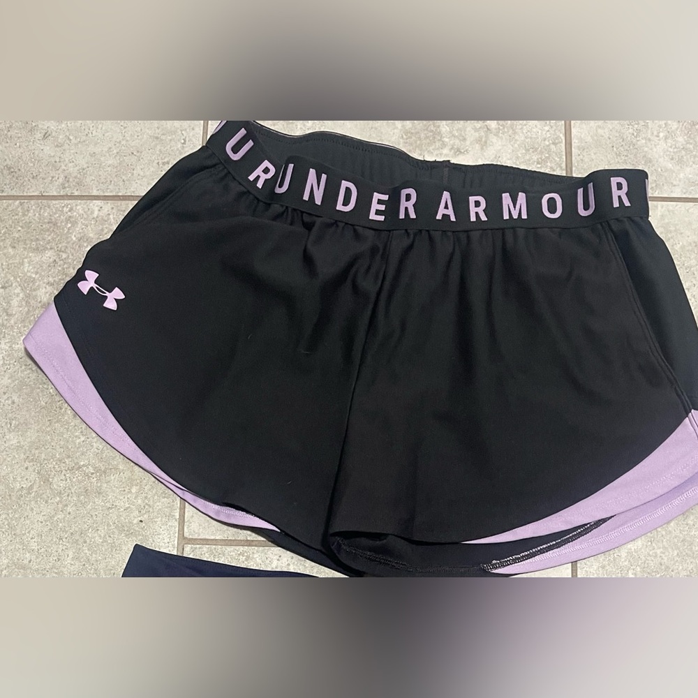 LG Under Armour Women's Black Athletic Shorts